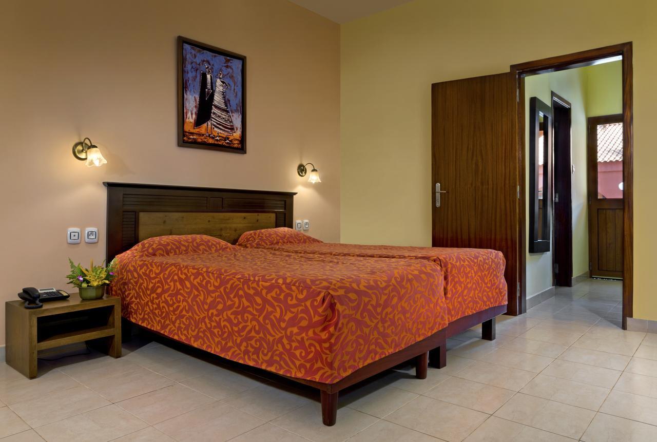 Dunia Hotel Bissau Exterior photo